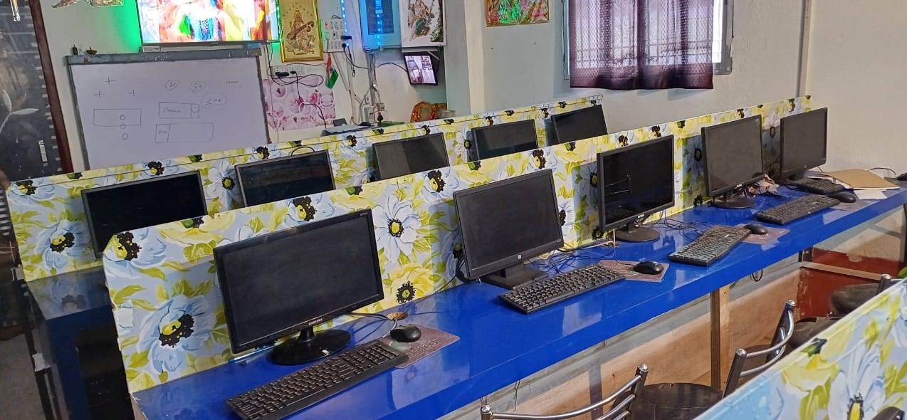 Hi-Tech Computers डिजिटल क्लासरूम