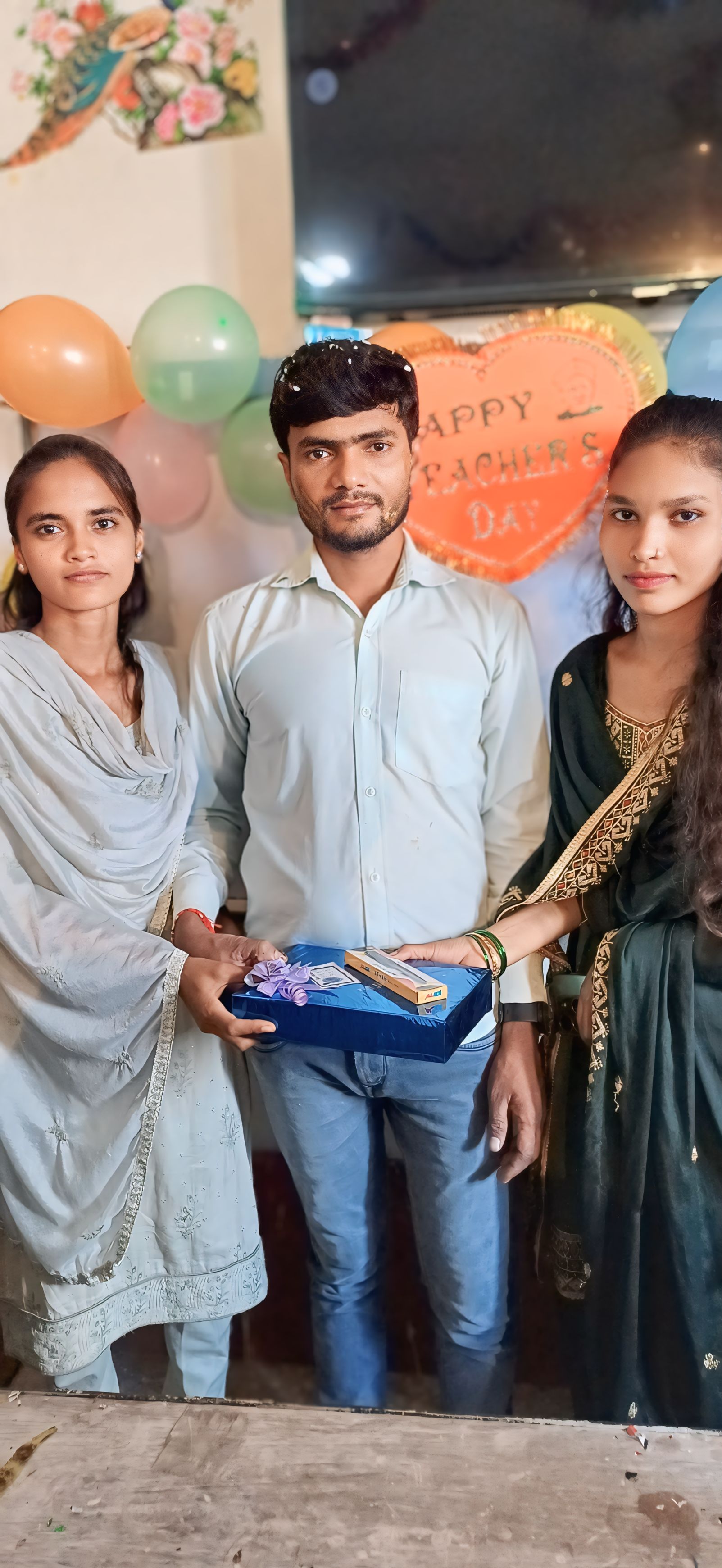 Hi-Tech Computers डिजिटल क्लासरूम