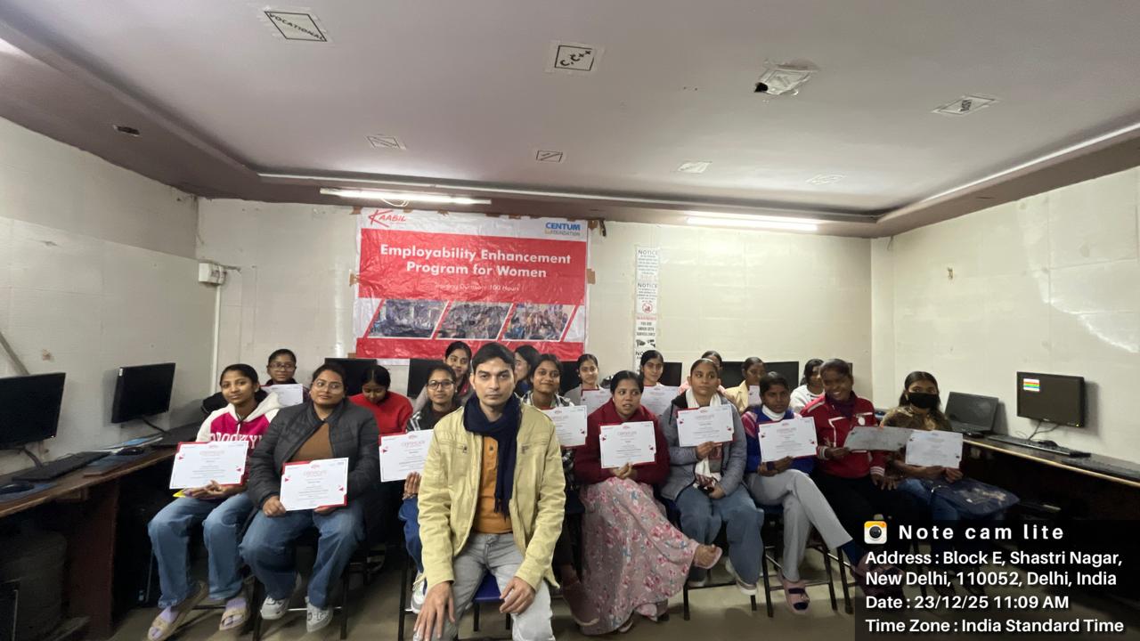 Certificates were distributed to students by Deepak Kumar Sir at Naman Computer Center.