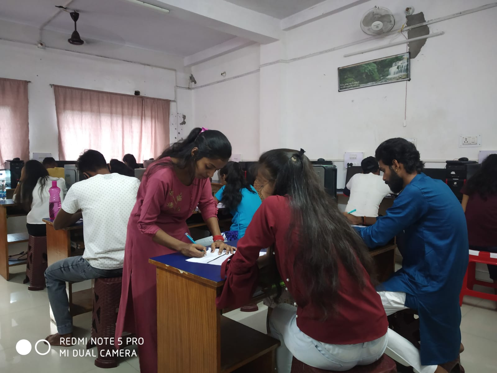 STUDENTS GIVING EXAMINATION