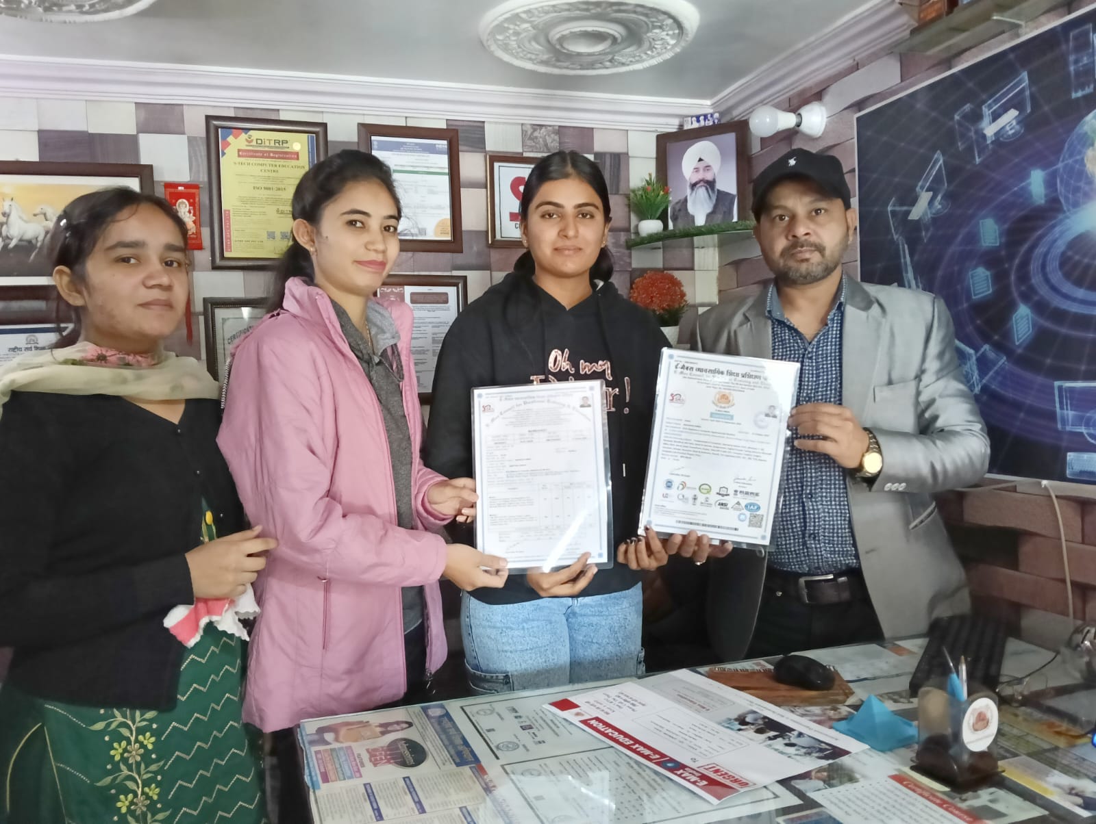 Issued Cerficate/Diploma 17