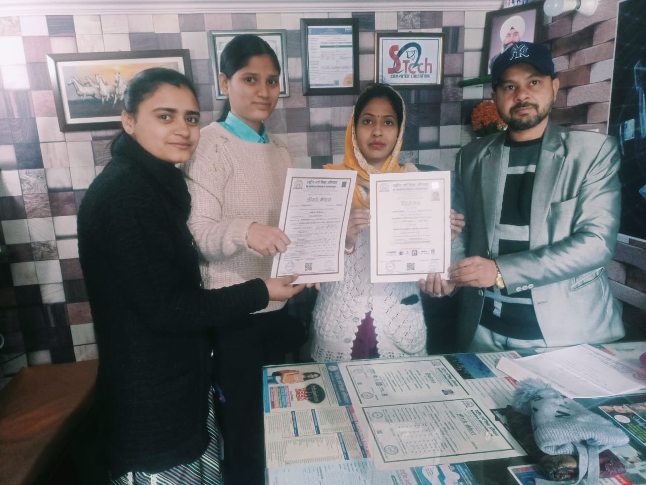 Issued Cerficate/Diploma 27