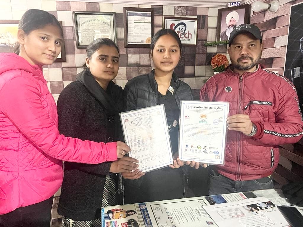 Issued Cerficate/Diploma 28