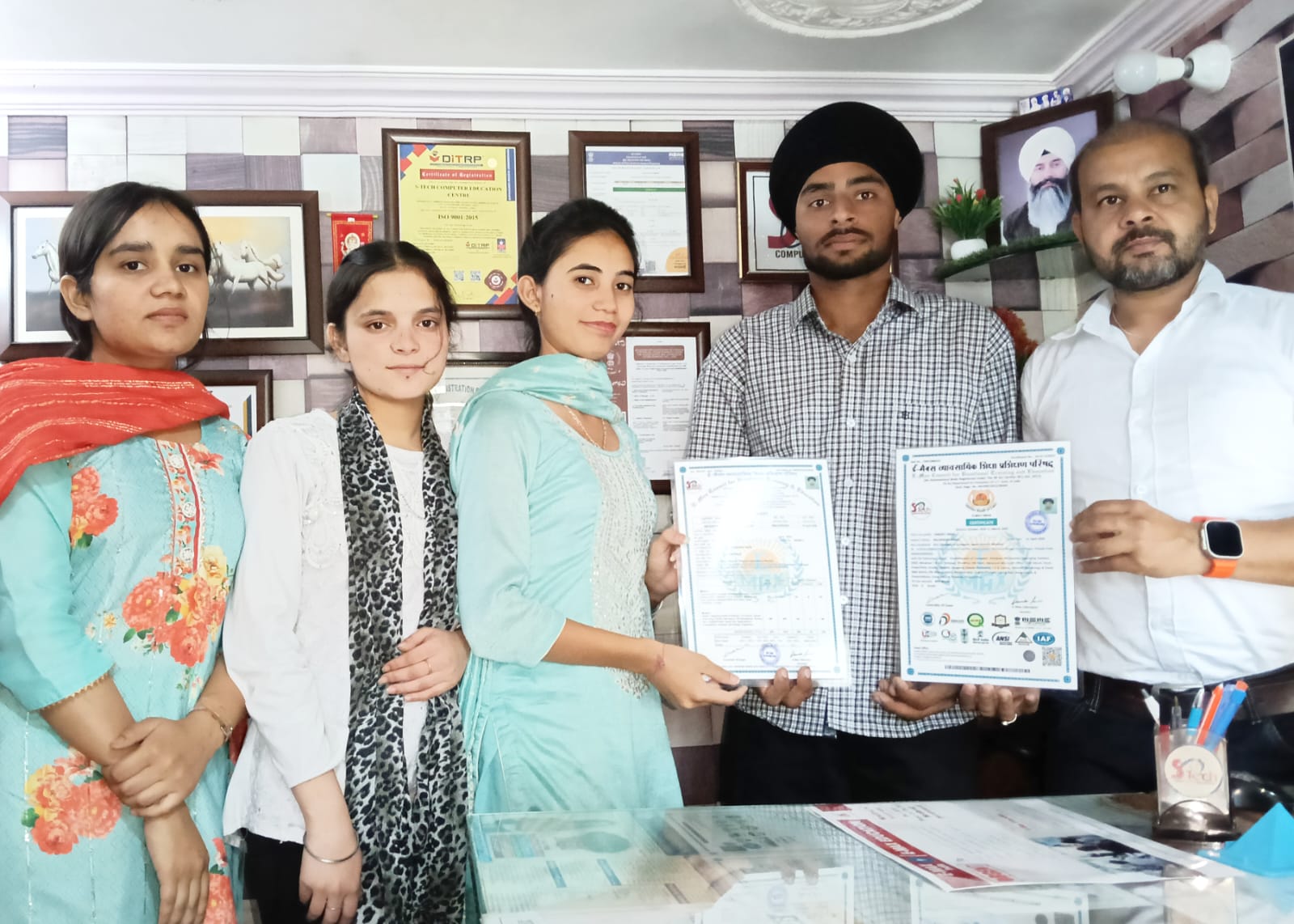 Issued Cerficate/Diploma 52