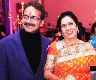 amruta khanvilkar family
