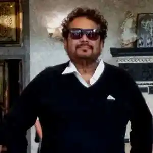 Deepak Balraj Vij's Biography Tring