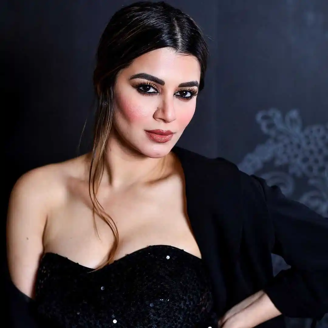 Kainaat Arora’s Biography