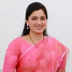 Navneet Kaur Rana’s Biography Tring