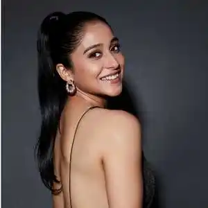 Regina Cassandra’s Age and Biography Tring