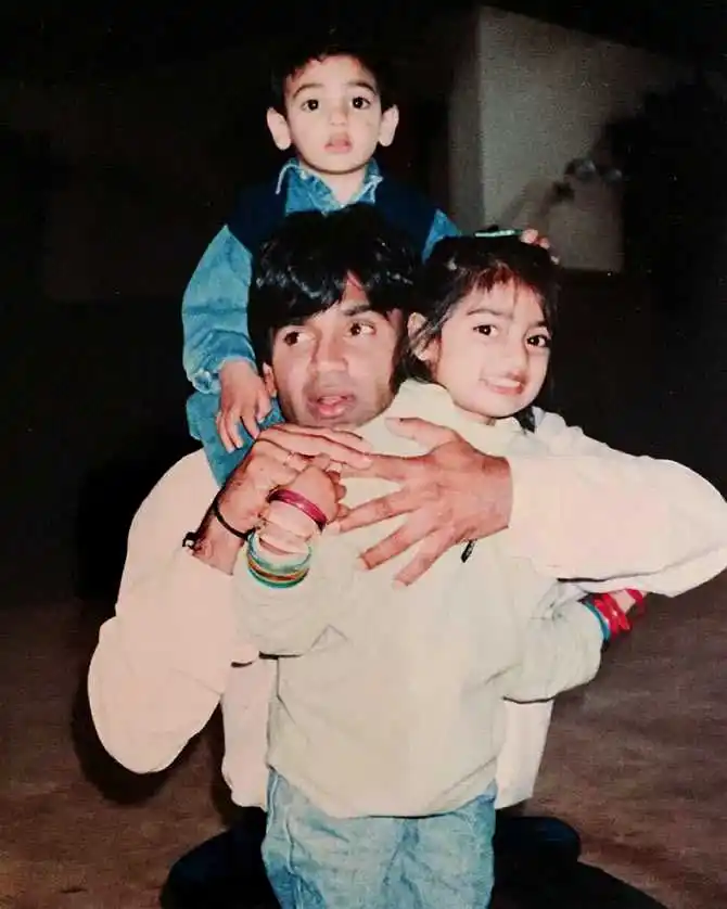 Athiya Shetty Childhood Tring