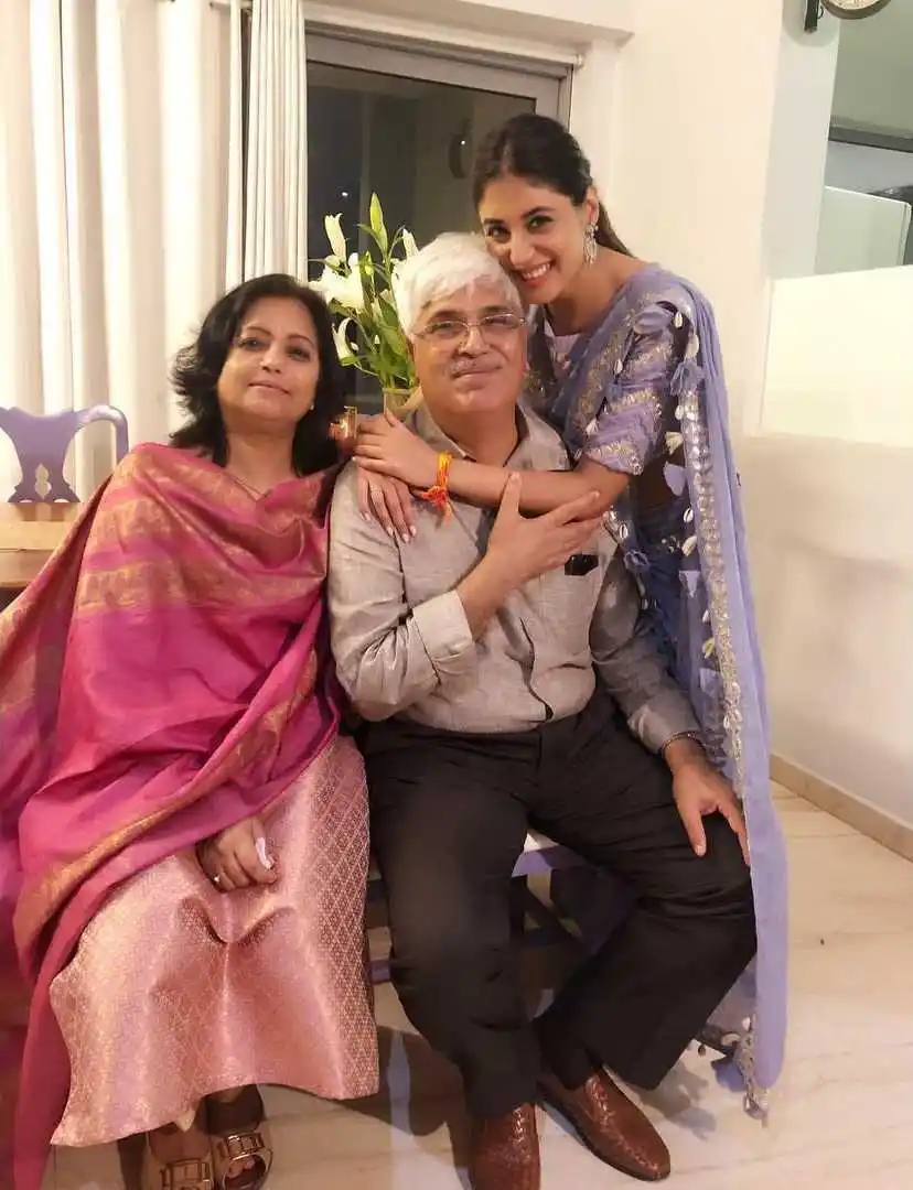 kritika kamra family.tring