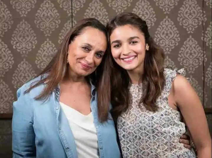 Soni Razdan Family