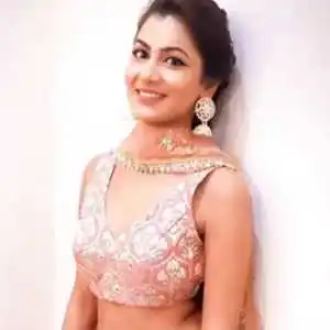 Sriti Jha’s Biography