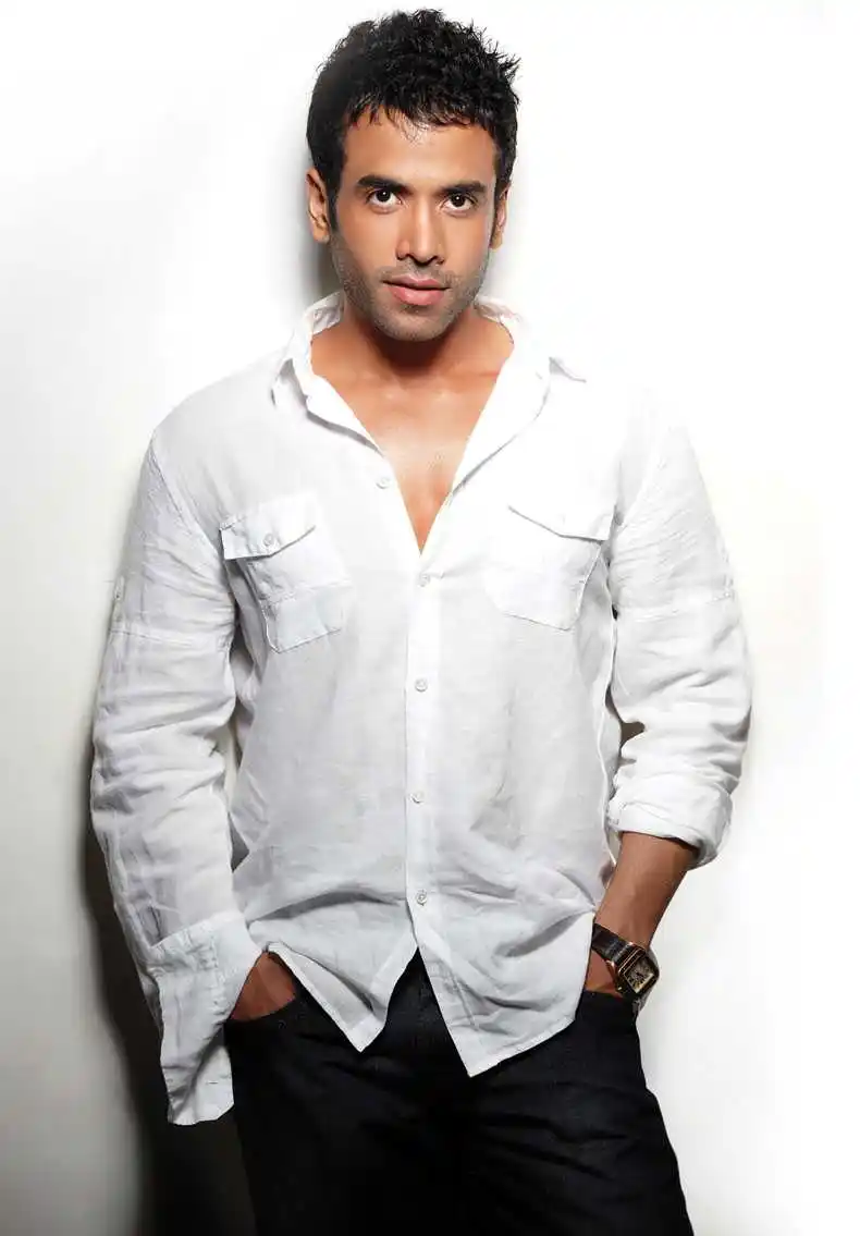 tusshar kapoor biography.tring