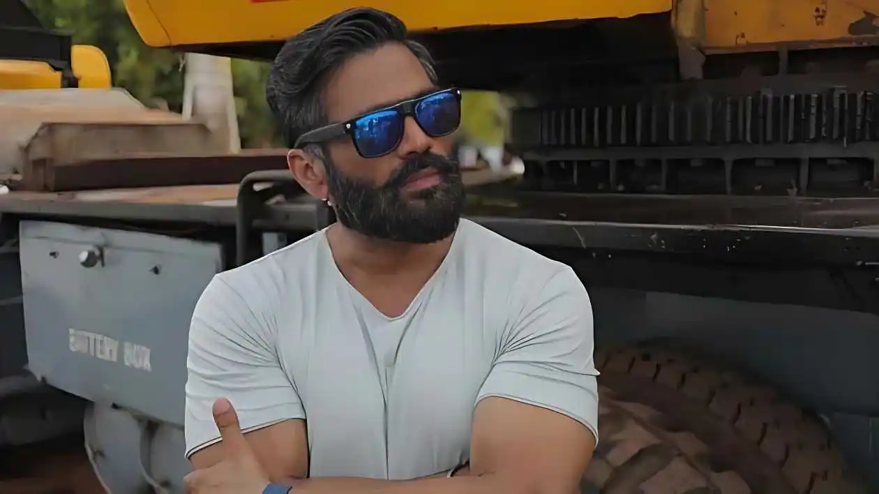 Suniel Shetty.tring