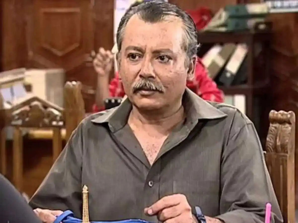Pankaj-Kapur-as-Mussadi-Lal.tring