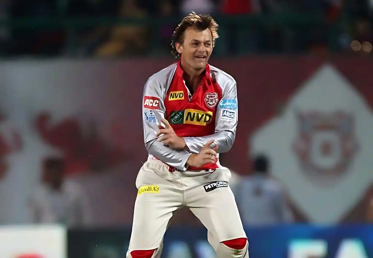 The-first-T20-delivery-made-by-Adam-Gilchrist.tring.jpg The First T20 Delivery Made by Adam Gilchrist.tring