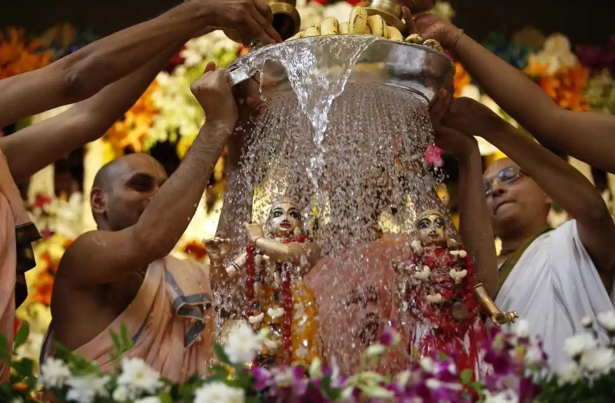 Krishna-Janmashtami-celebrations-in-Gujarat.tring.jpg Krishna-Janmashtami-celebrations-in-Gujarat.tring