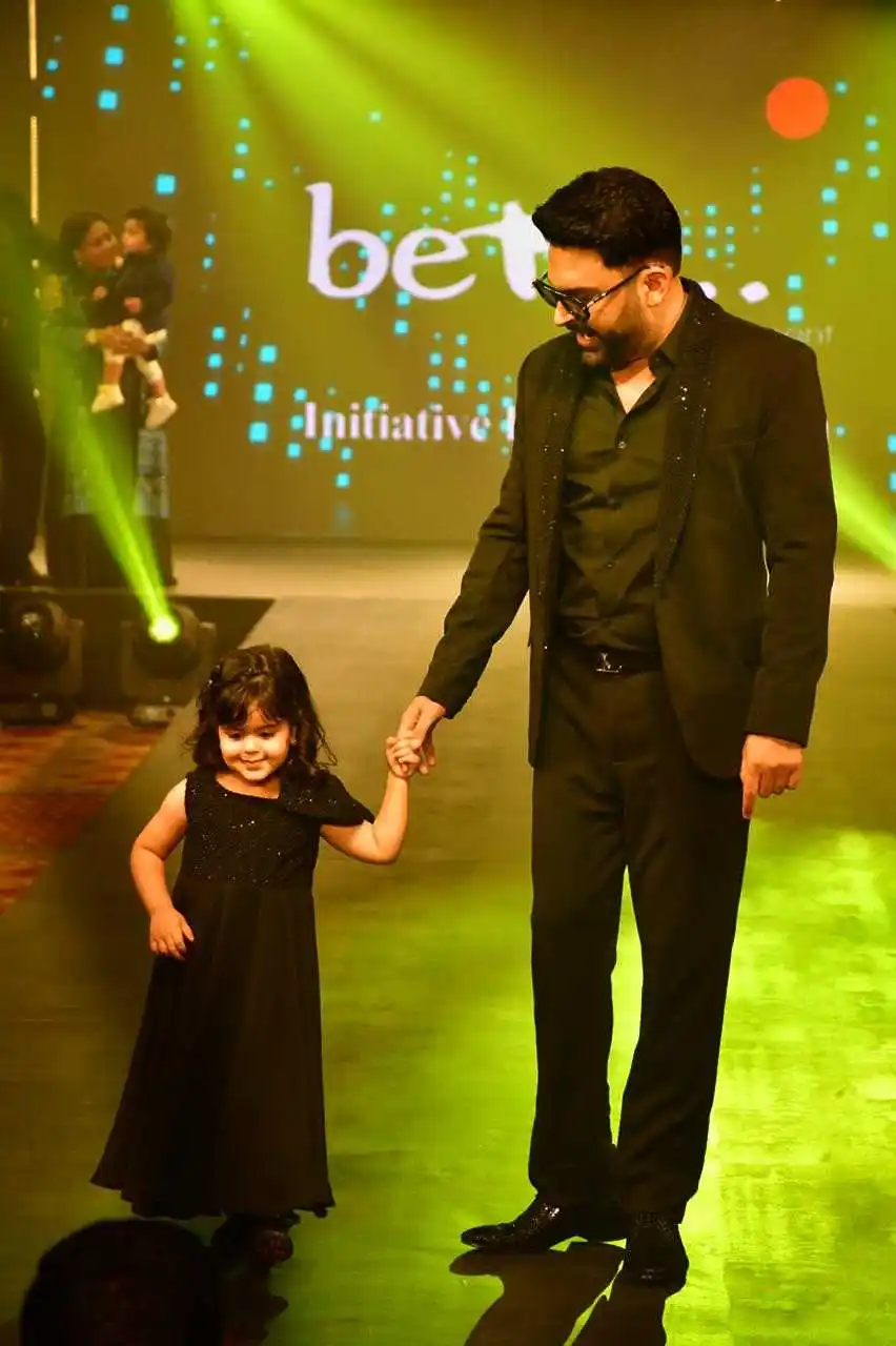 kapil-sharma-at-beti-fundraiser-fashion-show.tring.jpeg kapil-sharma-at-beti-fundraiser-fashion-show.tring