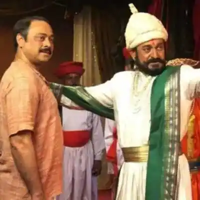 Mee Shivajiraje Bhosale Boltoy.jpg Mee Shivajiraje Bhosale Boltoy.Tring