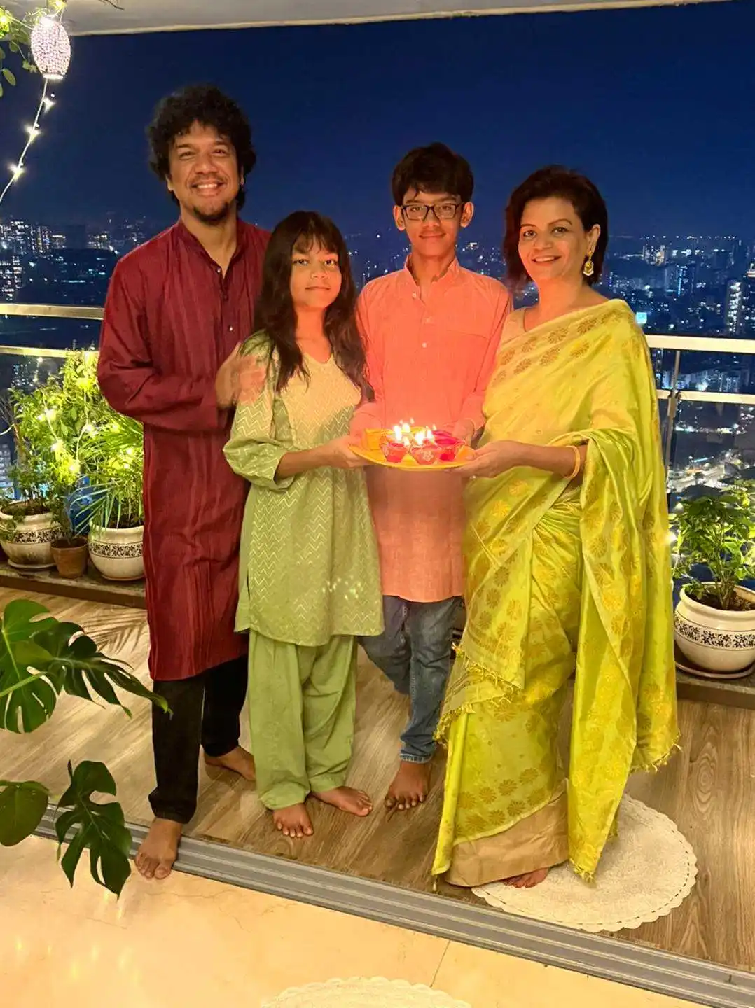 family.jpg family-tring