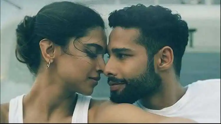 Gehraiyaan-story3-tring.jpg Gehraiyaan-story3-tring