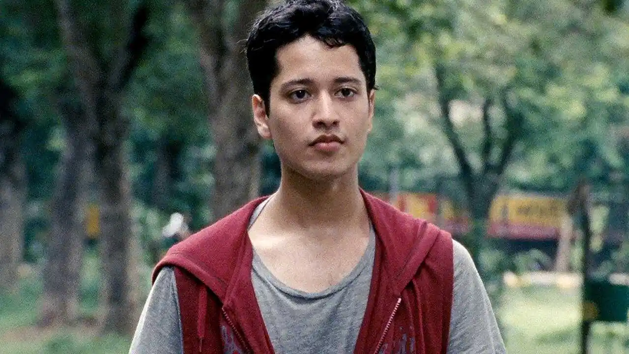 Udaan 1.jpg Udaan-Plot-Tring.com