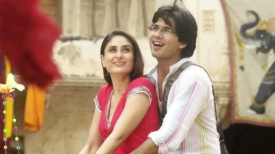 Shahid-Kapoor-and-Kareena-Kapoor-Khan.tring.jpg Shahid-Kapoor-and-Kareena-Kapoor-Khan.tring
