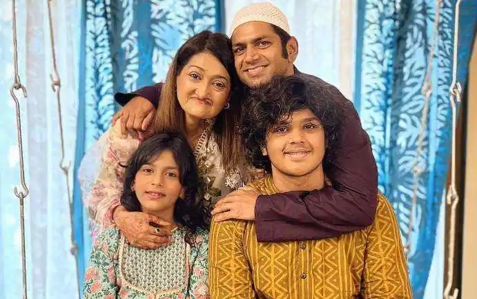 Sharib-Hashmi-family-tring.jpg Sharib-Hashmi-family-tring