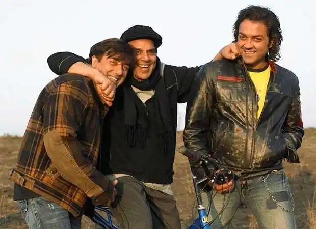 Dharmendra-Sunny-and-Bobby-Deol-tring.jpg Dharmendra-Sunny-and-Bobby-Deol-tring