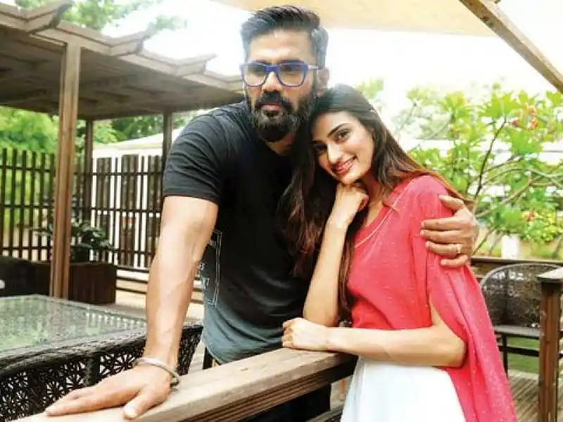 Suniel-Shetty-and-Athiya-Shetty.tring.jpg Suniel-Shetty-and-Athiya-Shetty.tring