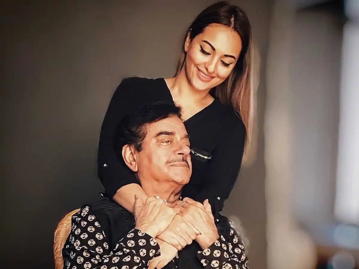 Shatrughan-Sinha-and-Sonakshi-Sinha.tring.jpg Shatrughan-Sinha-and-Sonakshi-Sinha.tring