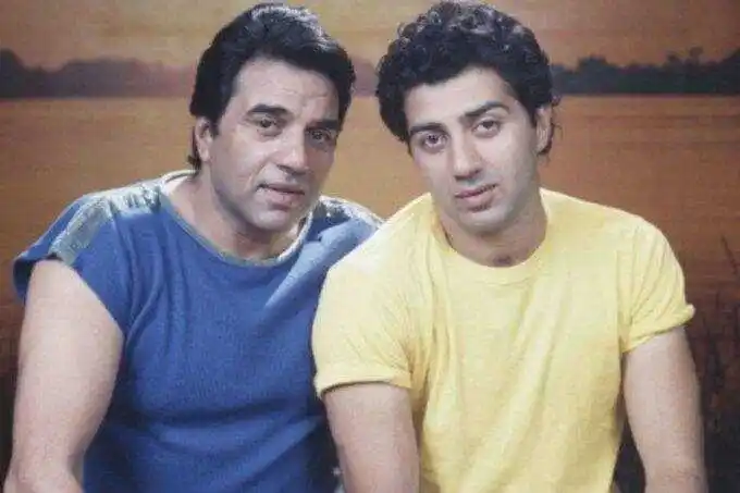 Dharmendra-and-Sunny-Deol-tring.jpg Dharmendra-and-Sunny-Deol-tring