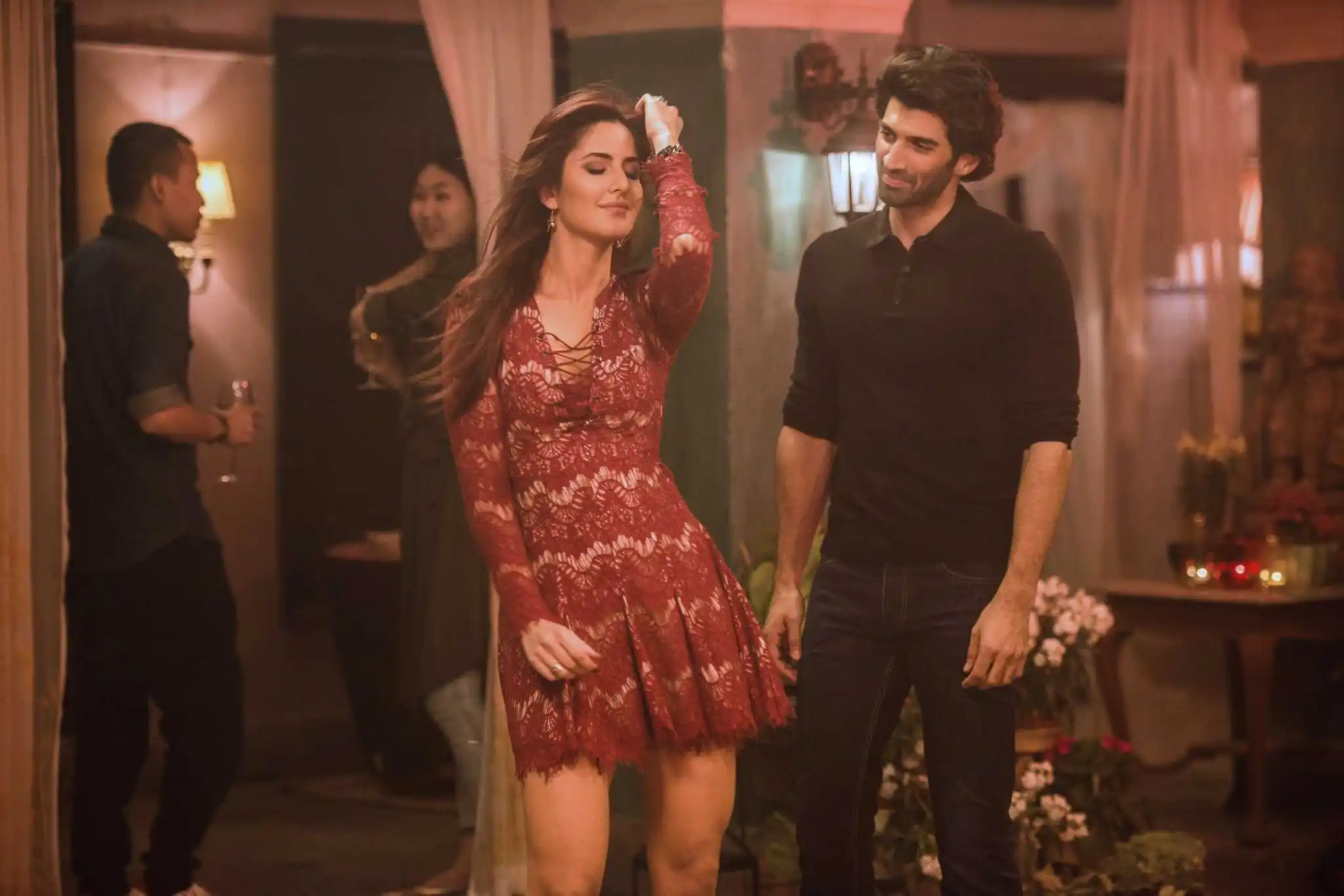 a scene from movie fitoor featuring Katrina Kaif and Aditya Roy Kapur