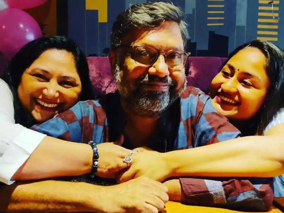 sukanya-kulkarni-family-tring.jpg sukanya-kulkarni-family-tring
