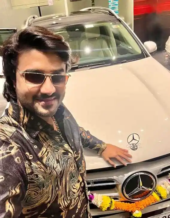 pradeep-pandey-car-tring.jpg pradeep-pandey-car-tring