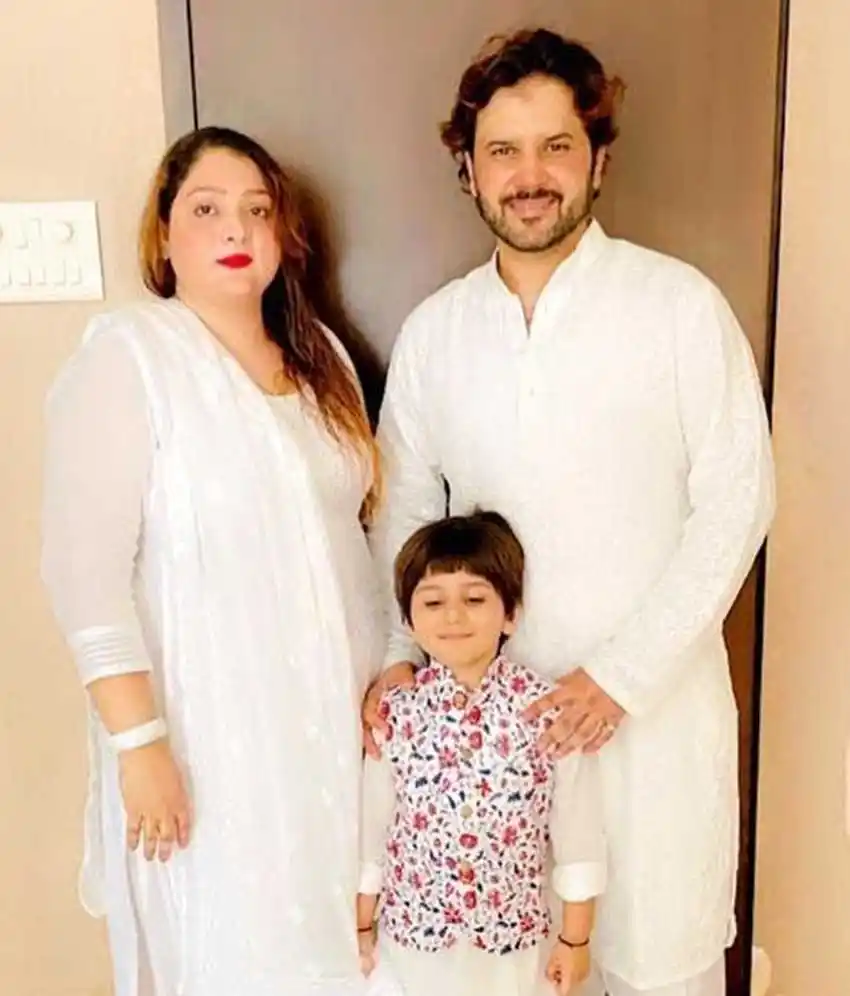 Javed-Ali-Wife-tring.jpg Javed-Ali-Wife-tring