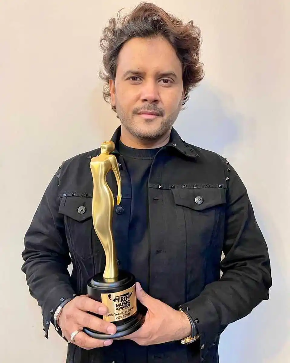 Javed-ali-award-tring.jpg Javed-ali-award-tring