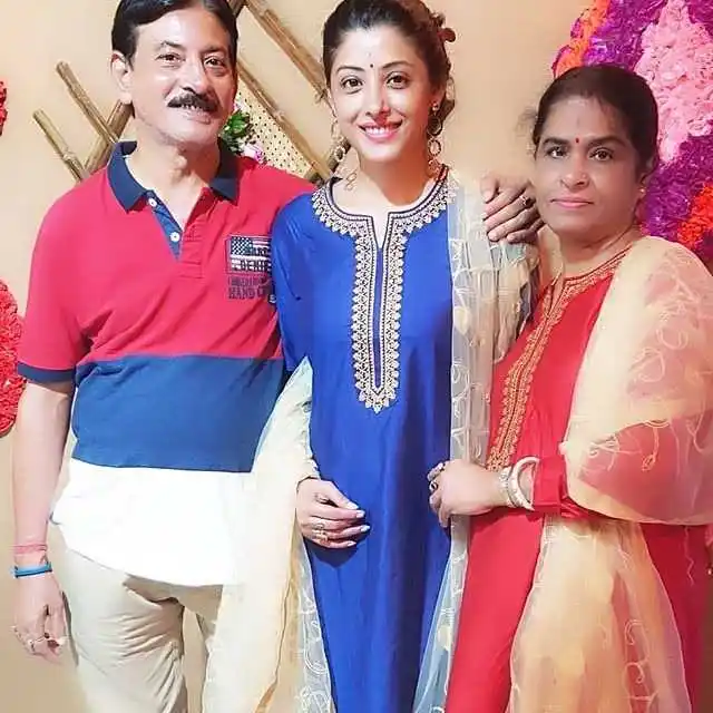 Sanchita-Baberjee-Family-tring