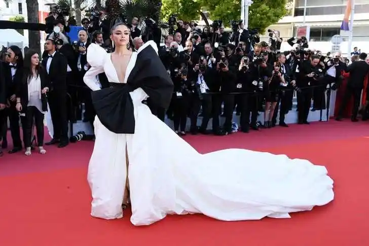 deepika-padukones-2019-cannes-film-festival-look-tring.jpg