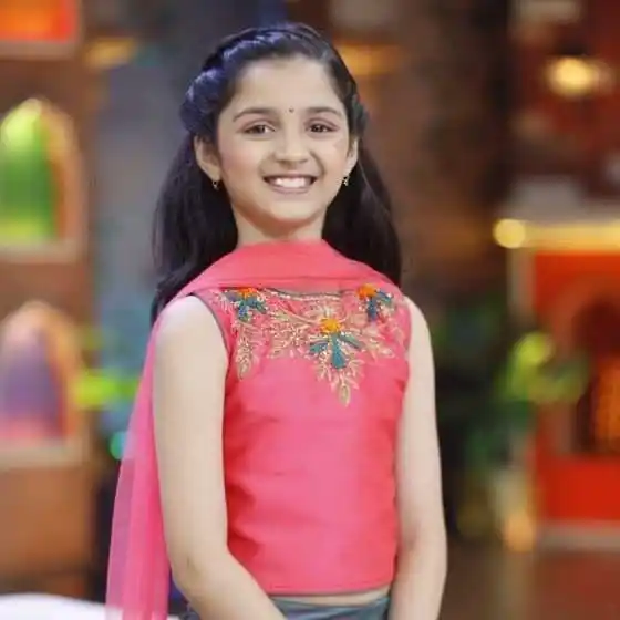 khushi-hajare-biography-image-tring.jpg