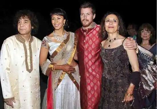 zakir-hussain-family-tring.jpg