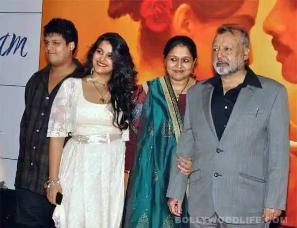 supriya-pathak-family-tring.jpg