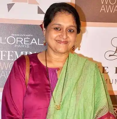 supriya-pathak-biography-tring.jpg