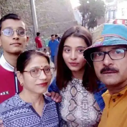 Bhoomika-Vashisht-Family-tring.jpg Bhoomika-Vashisht-Family-tring