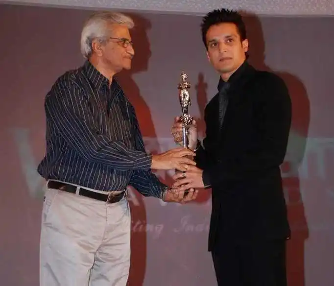 jimmy-shergill-award-tring.jpg jimmy-shergill-award-tring