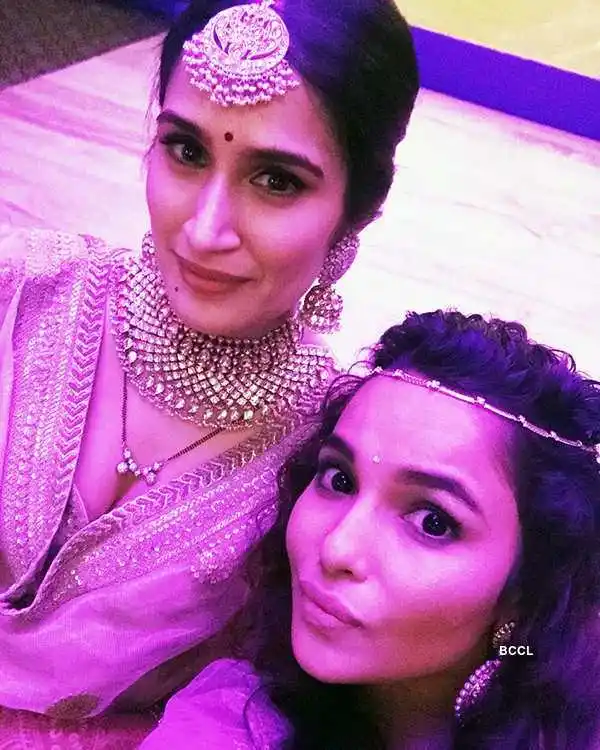 Sagarika Ghatge and Chitrashi Rawat