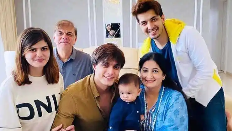 mohsin-khan-family-tring