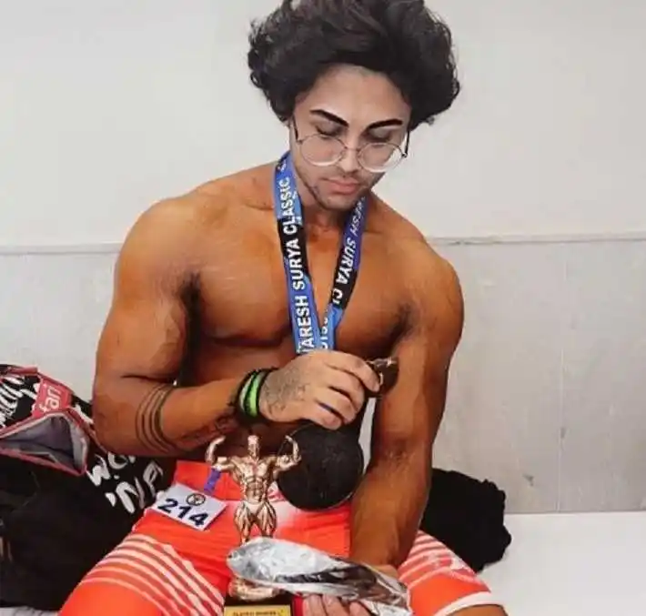 Addy-Jain-biography-tring.jpg Addy-Jain-biography-tring