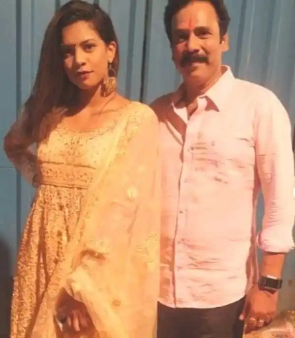 Ashika-Surve-father-tring.jpg Ashika-Surve-father-tring